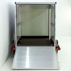 Reboque Furgão Vezeko VK – 152 × 255 × 160 cm – 1,3 t – Rampa e Porta Lateral