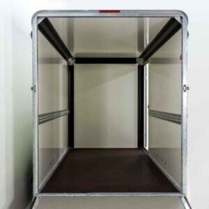 Reboque Furgão Henra Boxvan – 183 × 365 × 220 cm – 3,5 t – Rampa e Porta
