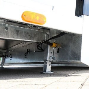 Reboque Porta-Automóveis Vezeko Cargo Race Master – 230 × 550 × 210 cm – 3,5 t – Guincho Elétrico