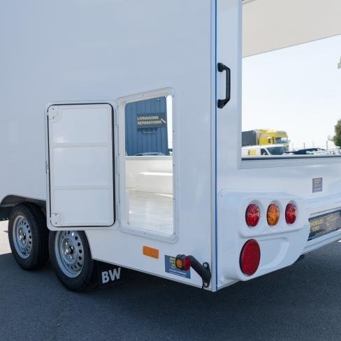 Reboque Loja BW Trailers 3 m – 1.500 kg