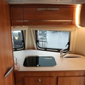 Caravana ERIBA Reisefamilie 320 – 4 Lugares para Dormir