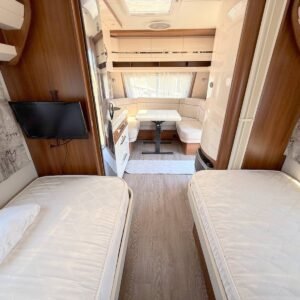 Caravana Hobby 540 WLU Excellent – Camas Individuais, 4 Lugares e Climatização