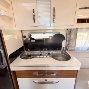 Caravana Hobby 540 WLU Excellent – Camas Individuais, 4 Lugares e Climatização