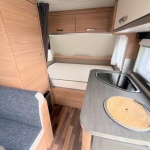 Caravana Weinsberg CaraOne 390 QD – 4 Lugares