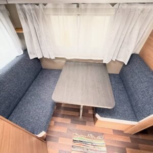 Caravana Weinsberg CaraOne 390 QD – 4 Lugares