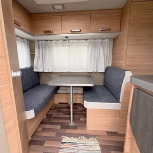 Caravana Weinsberg CaraOne 390 QD – 4 Lugares