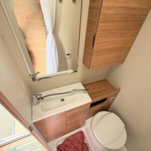 Caravana Weinsberg CaraOne 390 QD – 4 Lugares