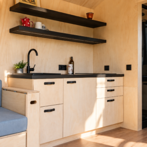 Tiny House PURA com Mezanino e Escada de Mão – 2 a 4 Pessoas