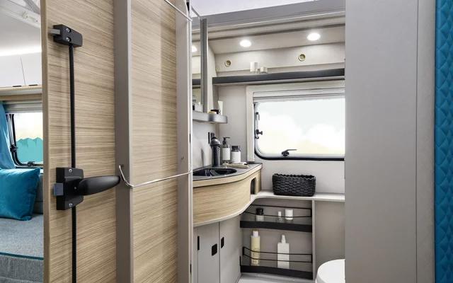 Caravana ERIBA Touring 560 – 4 Lugares para Dormir