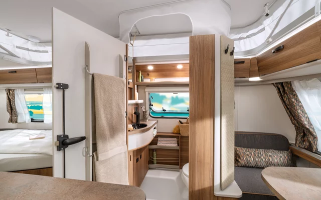 Caravana ERIBA Touring 542 – 3 Lugares para Dormir