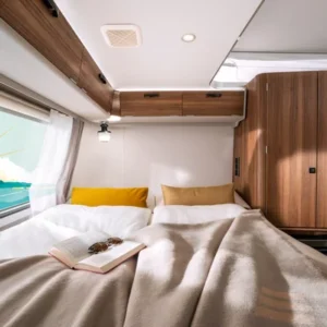 Caravana ERIBA Touring 530 – 3 Lugares para Dormir
